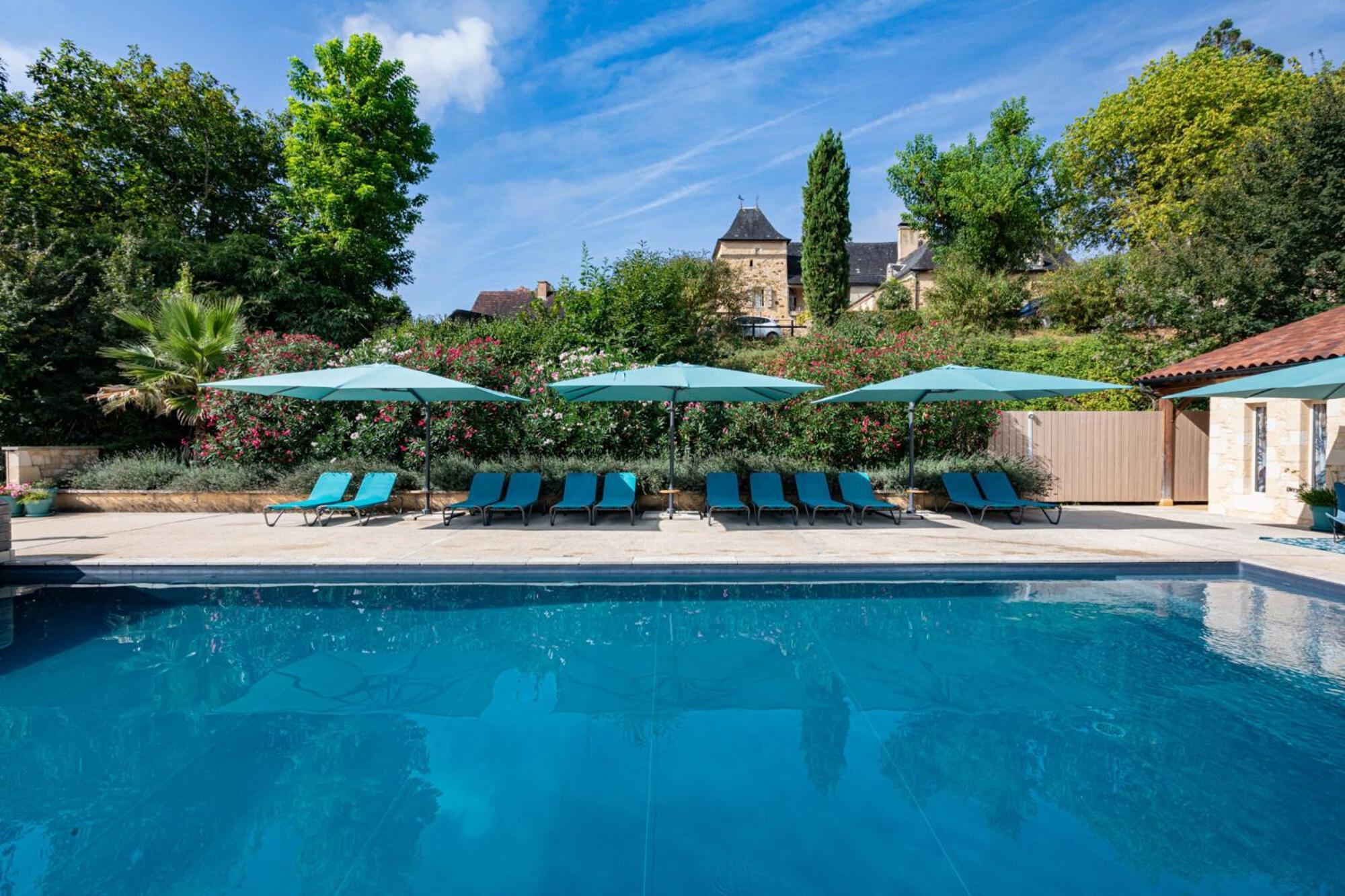 Lo Petit Cretsou Bed & Breakfast Simeyrols Exterior foto