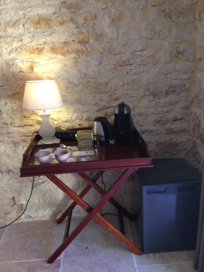 Lo Petit Cretsou Bed & Breakfast Simeyrols Exterior foto