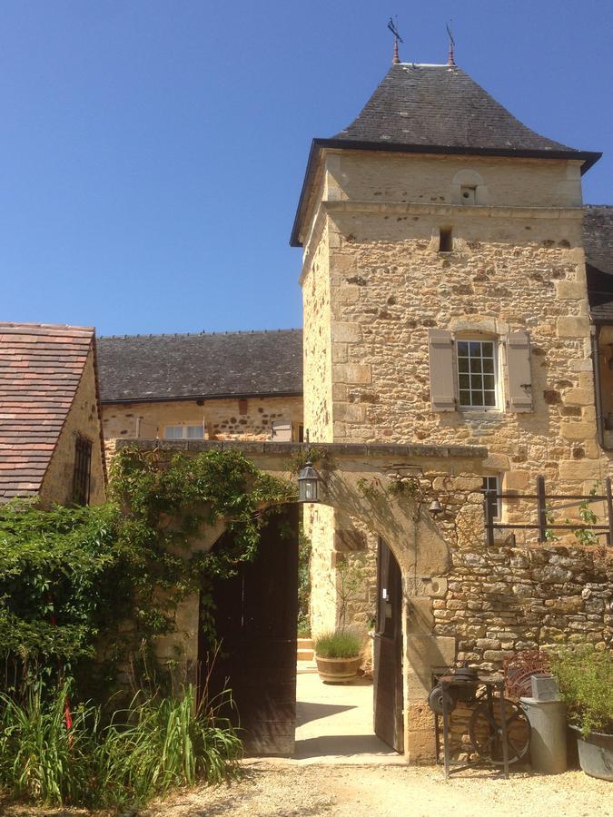 Lo Petit Cretsou Bed & Breakfast Simeyrols Exterior foto
