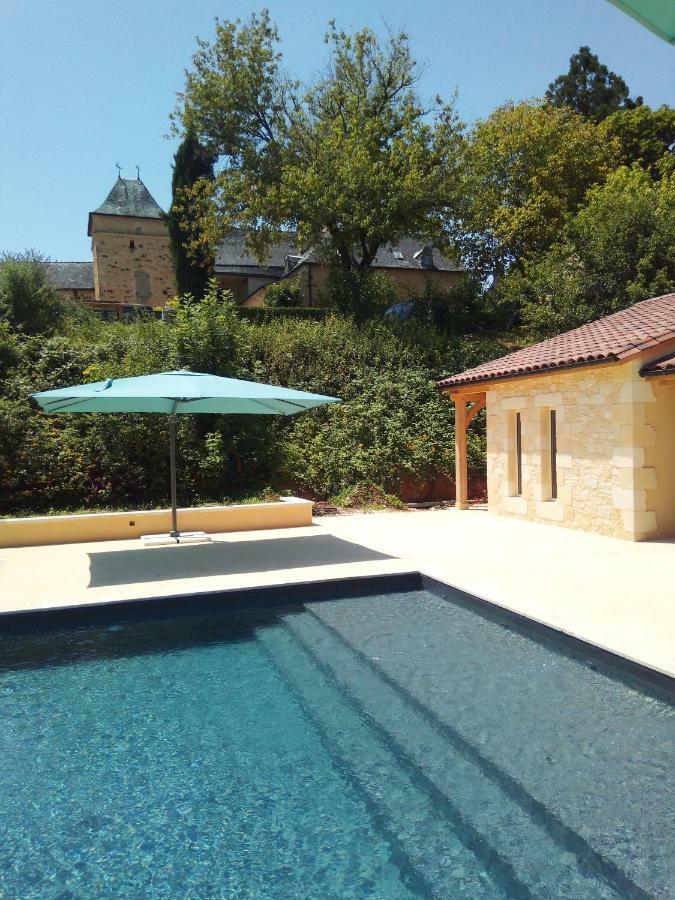 Lo Petit Cretsou Bed & Breakfast Simeyrols Exterior foto